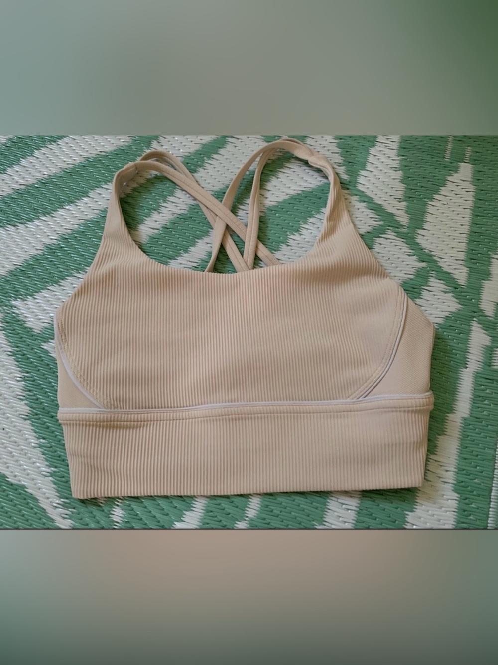 Lululemon cream and white ribbed sports bra Size 6